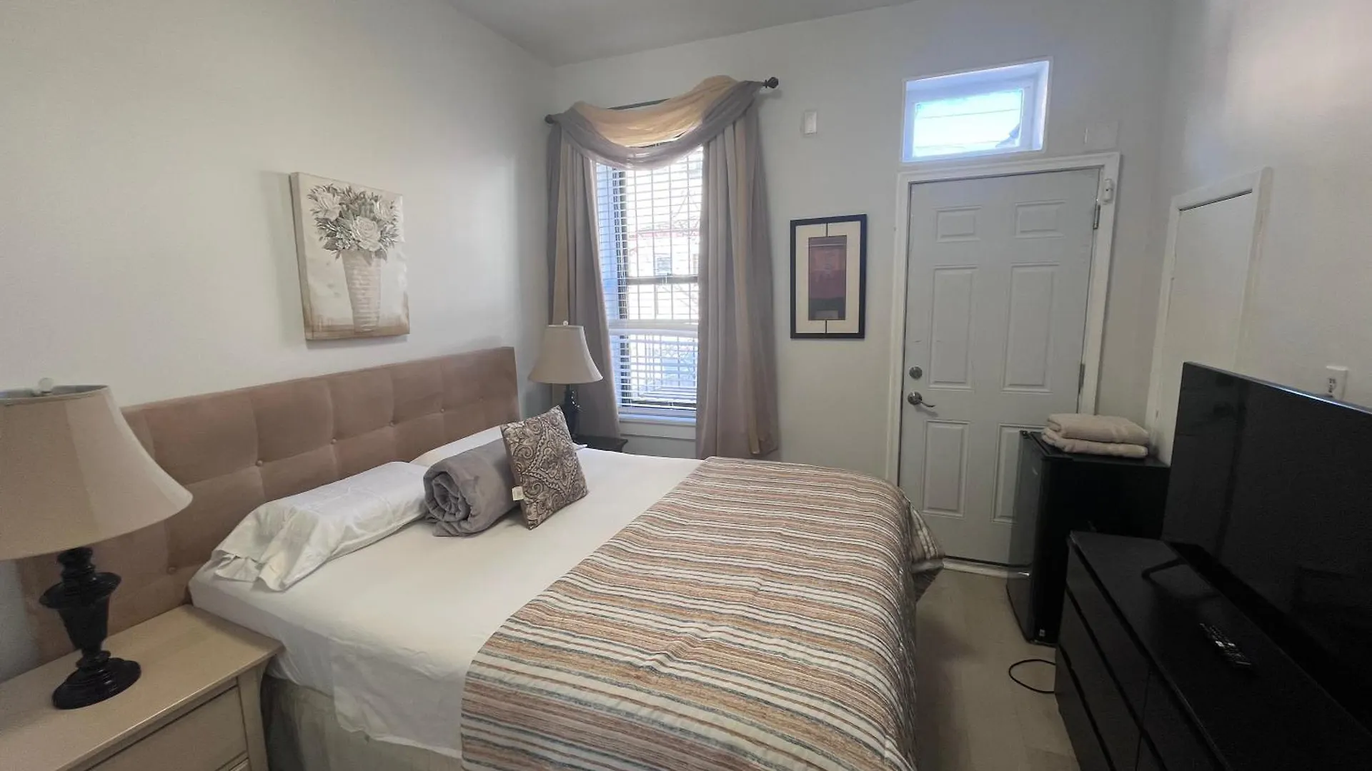 Massive 7-Bedroom 4-Bathroom Duplex 20 Min To Nyc West New York Apartment
