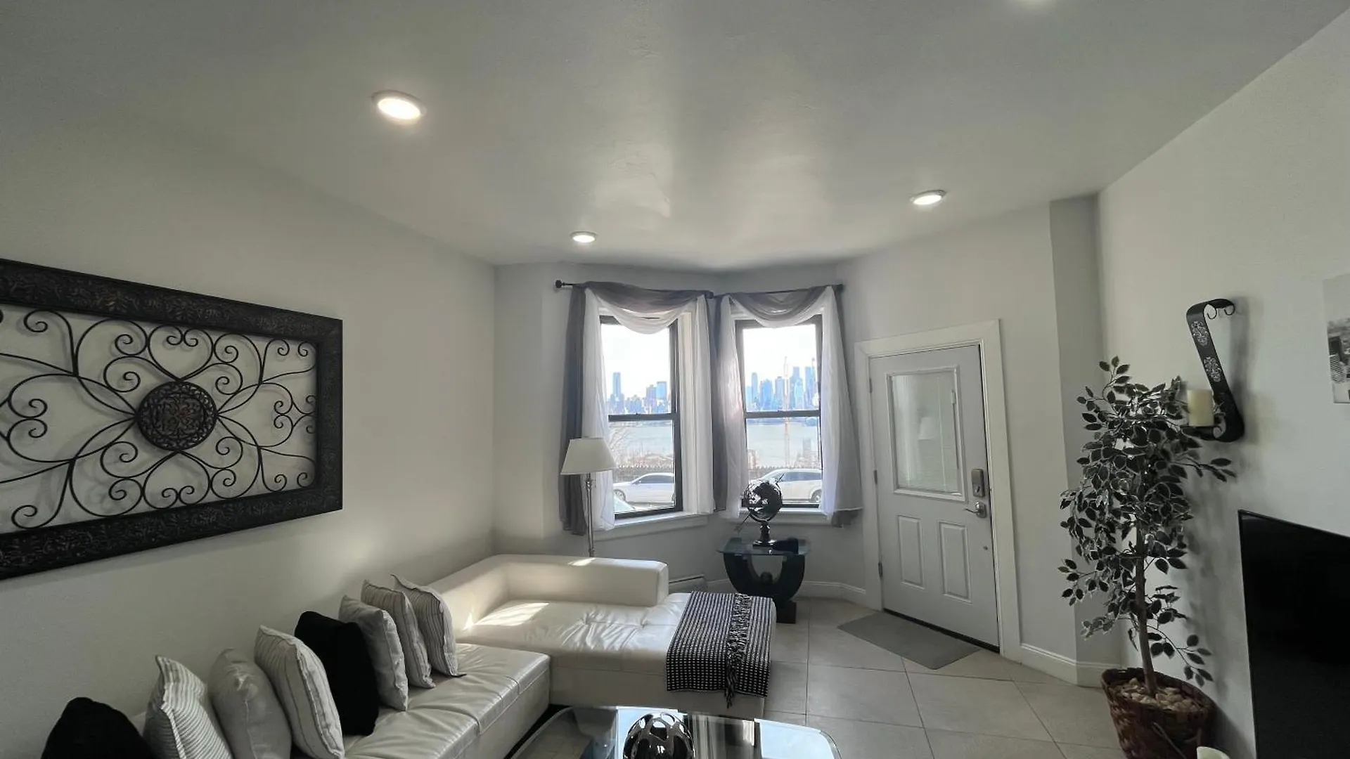 Massive 7-Bedroom 4-Bathroom Duplex 20 Min To Nyc West New York United States