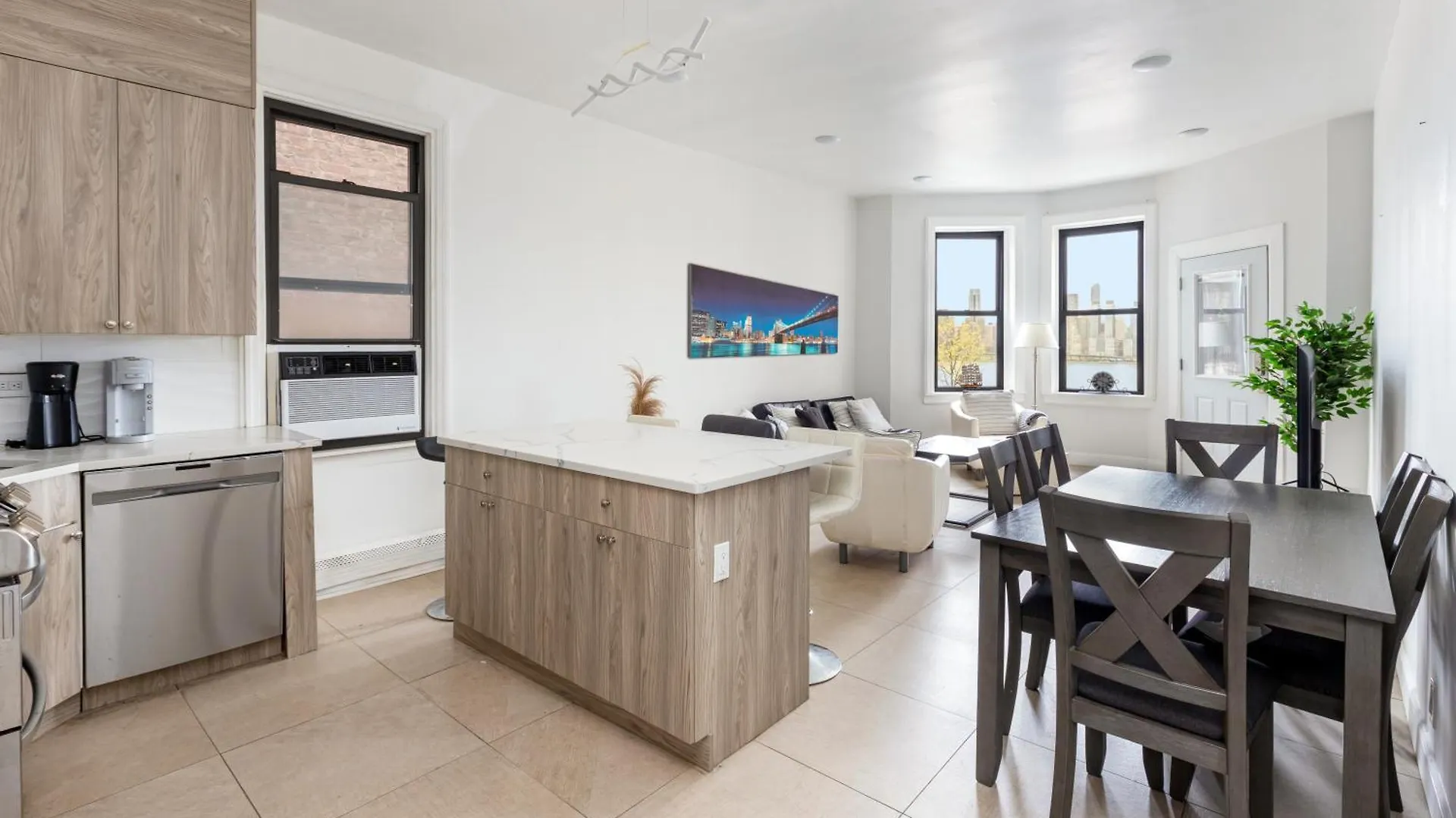 Massive 7-Bedroom 4-Bathroom Duplex 20 Min To Nyc West New York United States
